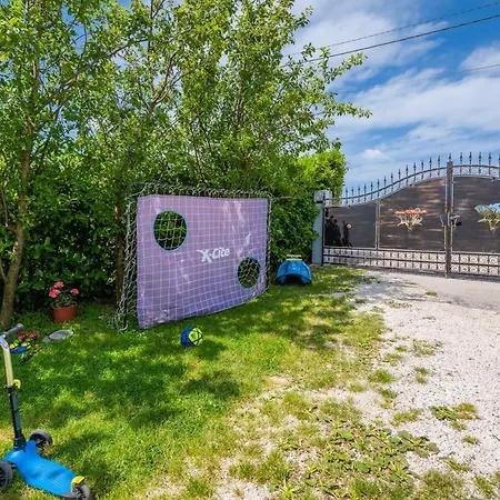 The Willow Garden House Guest house 4*