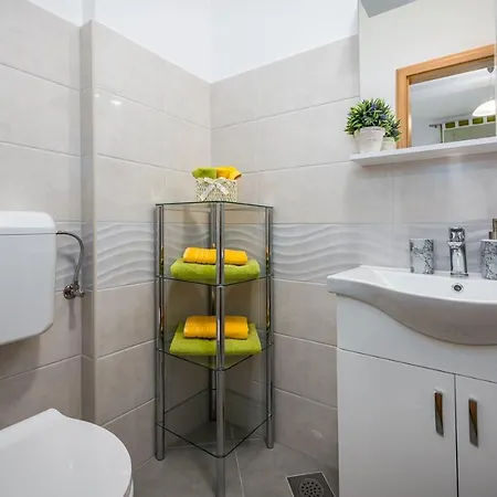 The Willow Garden House Гостевой дом Marcana
