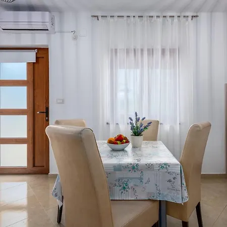The Willow Garden House Guest house Marcana